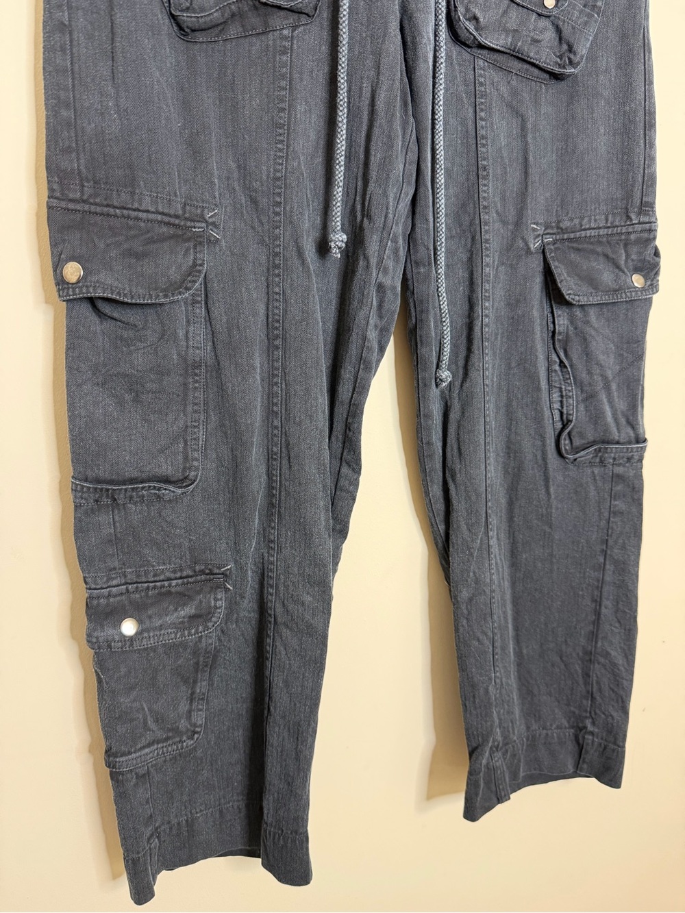 Free People Tahiti Cargo Black Pants Size Medium - Picture 6 of 10